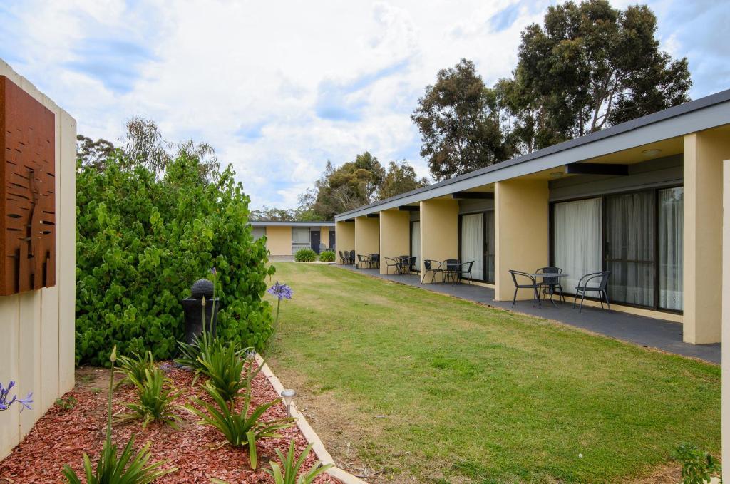 William Macintosh Motor Lodge Naracoorte Exterior photo