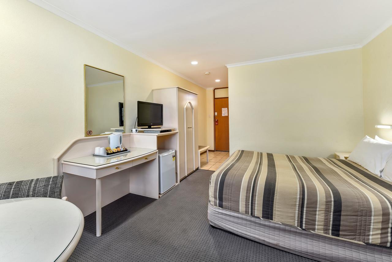 William Macintosh Motor Lodge Naracoorte Exterior photo