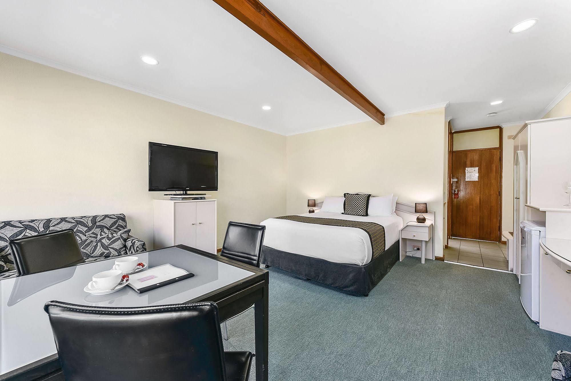 William Macintosh Motor Lodge Naracoorte Exterior photo